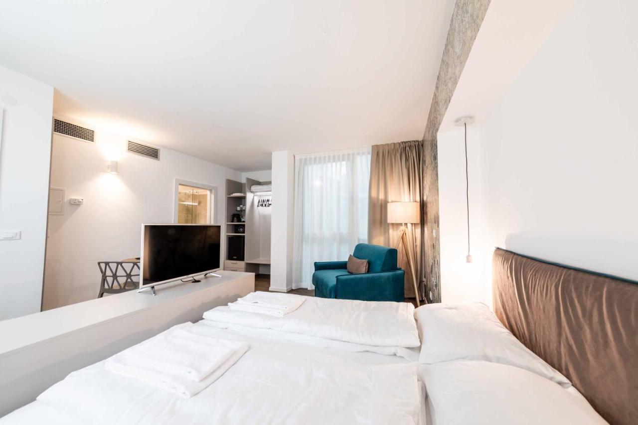 Stay Cooper L Guesthouse Zum Loewen ميرانو المظهر الخارجي الصورة