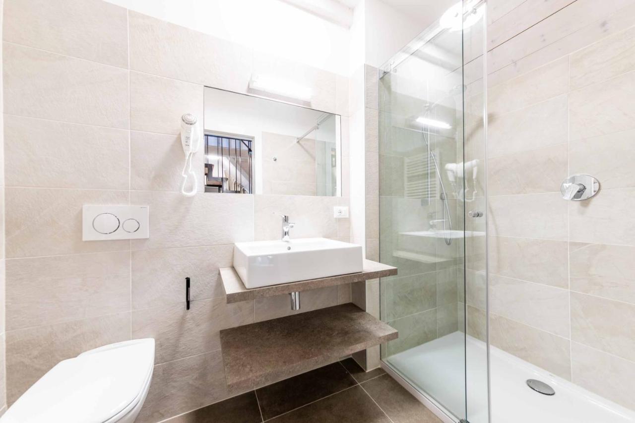 Stay Cooper L Guesthouse Zum Loewen ميرانو المظهر الخارجي الصورة