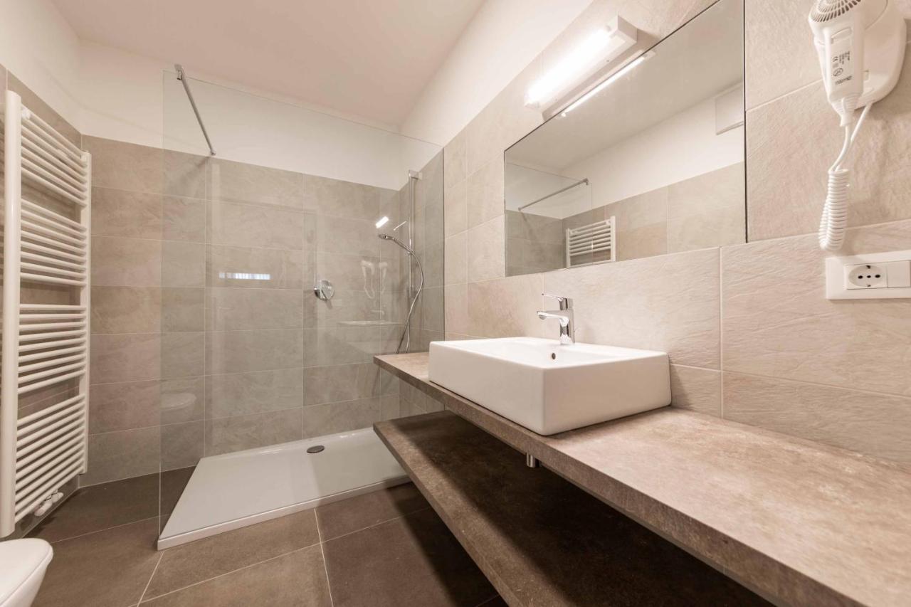 Stay Cooper L Guesthouse Zum Loewen ميرانو المظهر الخارجي الصورة